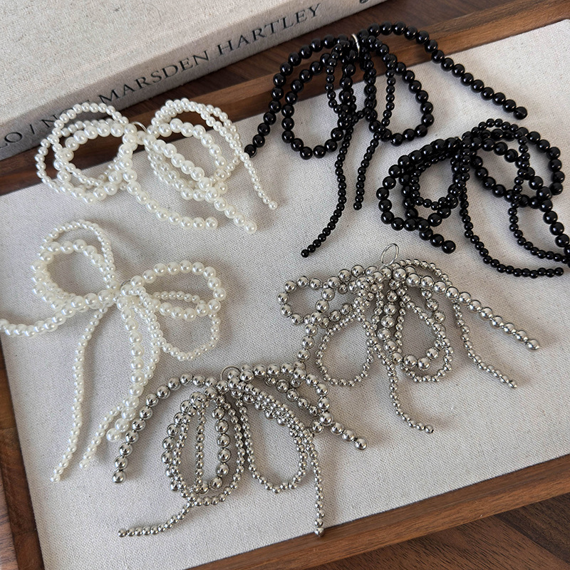 진주 리본 태슬 슈즈 참 블랙 화이트 실버 패션 만능  - Tie Clip Silver 리뷰 및 가격